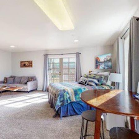 Couples Hideout In Heart Of Oakhurst Extérieur photo