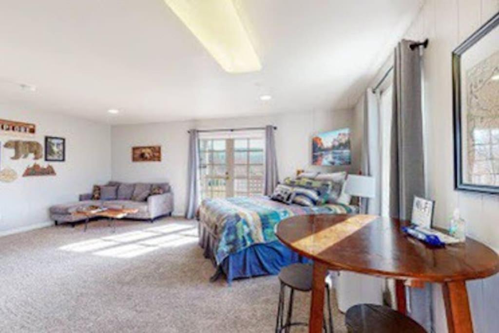 Couples Hideout In Heart Of Oakhurst Extérieur photo