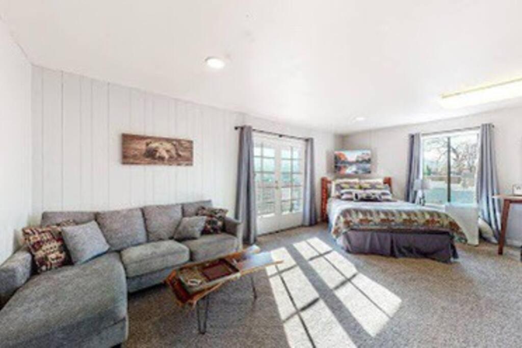 Couples Hideout In Heart Of Oakhurst Extérieur photo